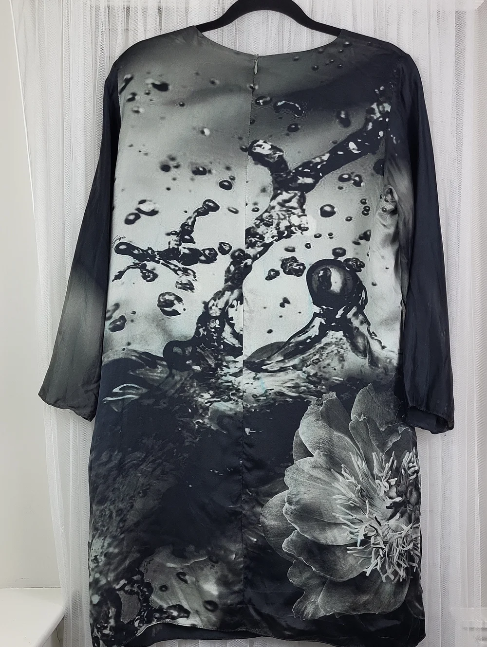 4G by Gizia silk dress with amazing floral pictures. Size 42 = US 10